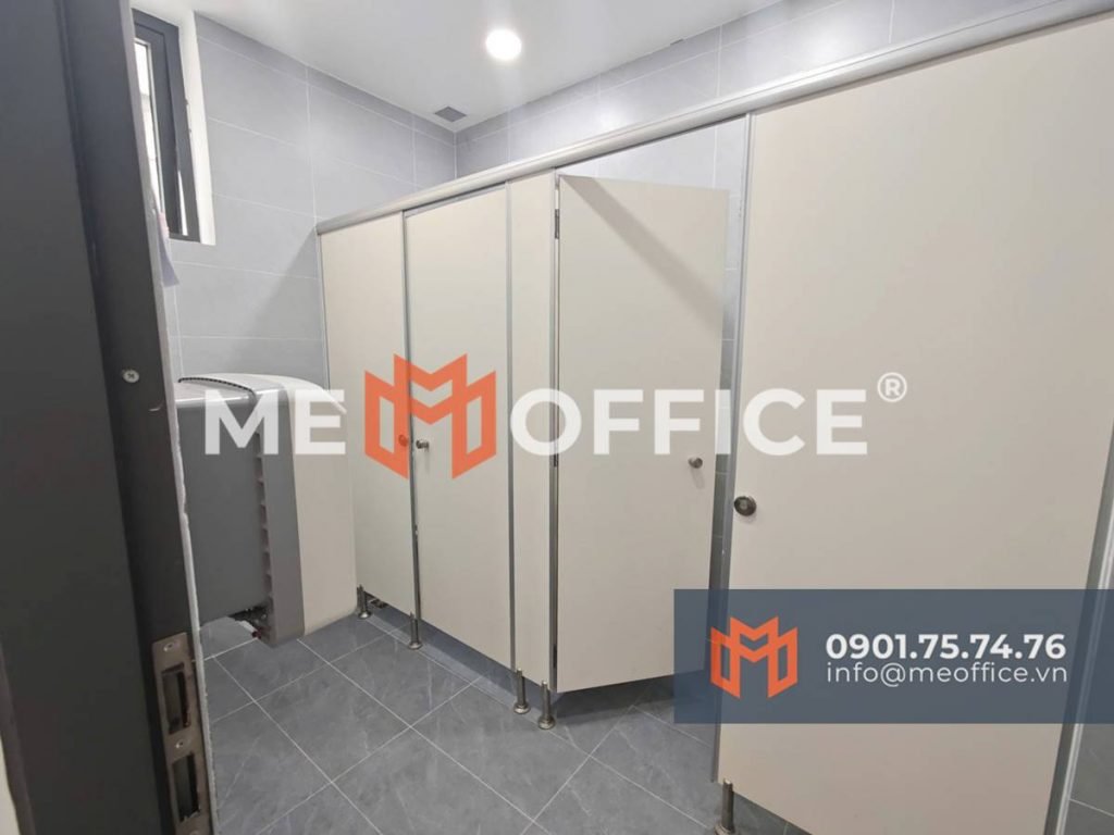 Nhà vệ sinh văn phòng cho thuê Tín Nghĩa Plaza Hà Huy Giáp, BIên Hoà, Đồng Nai - Hotline 0901.75.74.76