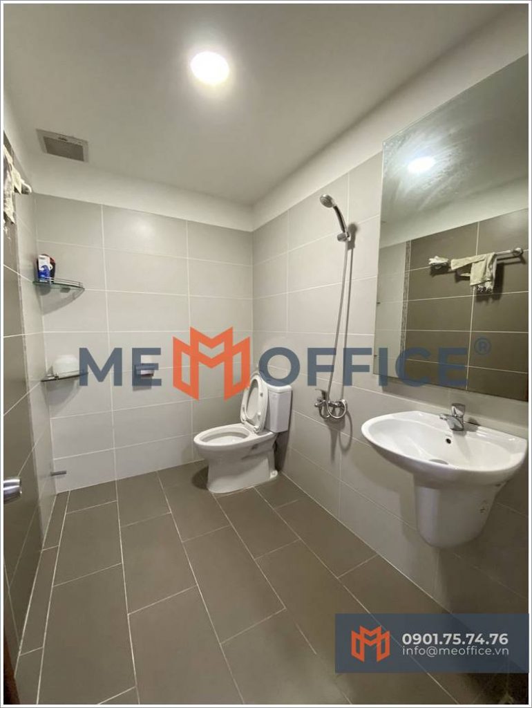 Nhà vệ sinh văn phòng cho thuê Ba Vì Building (S4-S5 Ba Vì, Phường 15, Quận 10) - Hotline 0901.75.74.76