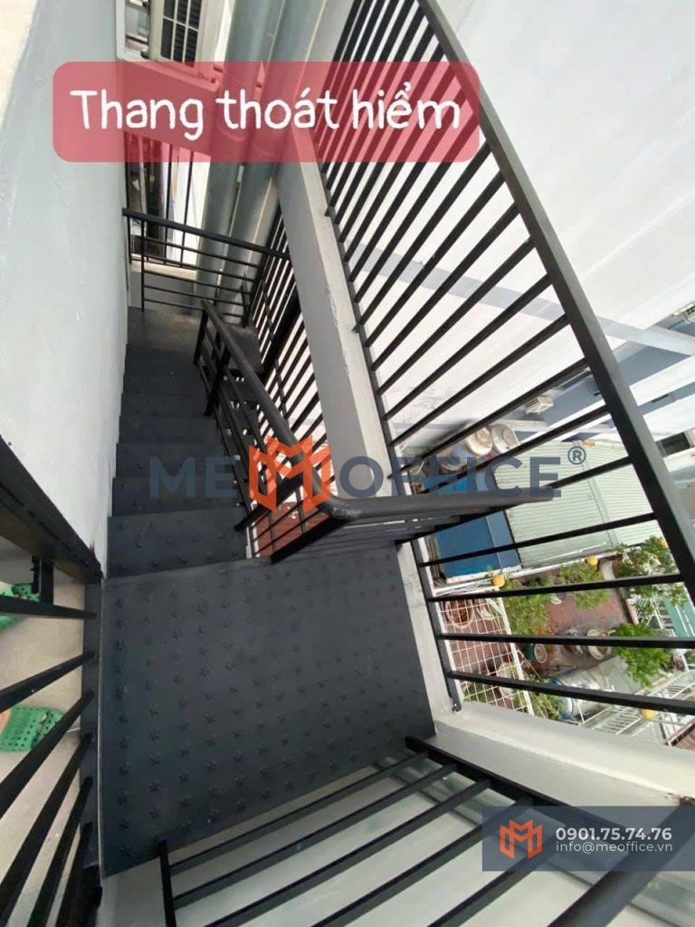 Thang thoát hiểm văn phòng cho thuê COP-Building (103 Đường số 43, Phường Tân Quy, Quận 7) - Hotline 0901.75.74.76