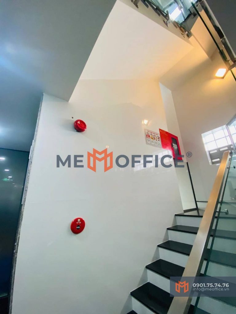 Thang bộ văn phòng cho thuê COP-Building (103 Đường số 43, Phường Tân Quy, Quận 7) - Hotline 0901.75.74.76