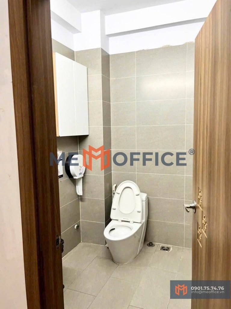 Nhà vệ sinh văn phòng cho thuê Toà nhà 77 Đoàn Như Hài (77 Đoàn Như Hài, Phường 13, Quận 4) - Hotline 0901.75.74.76