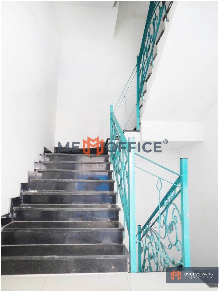 Thang bộ văn phòng cho thuê HT Building (449 Trần Hưng Đạo, Phường Cầu Kho, Quận 1)- Hotline 0901.75.74.76