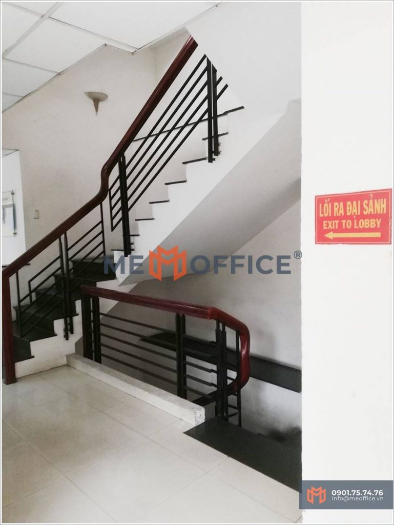 Cầu thang bộ văn phòng cho thuê Indochina Park Tower (4 Nguyễn Đình Chiểu, Phường Đa Kao, Quận 1)- Hotline 0901.75.74.76