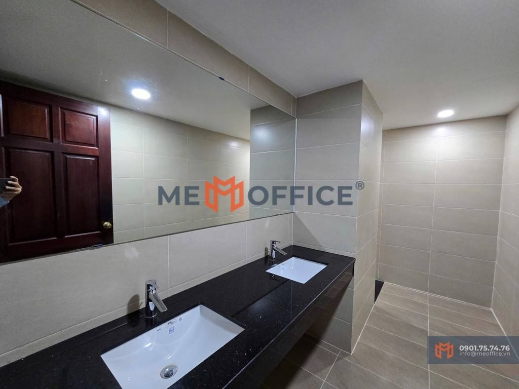 Nhà vệ sinh văn phòng cho thuê Mộc Gia 2C Lam Sơn (2C Lam Sơn, Phường 2, Quận Tân Bình) - Hotline 0901.75.74.76