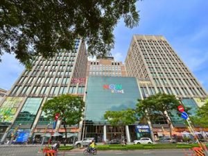 Ảnh bìa văn phòng cho thuê Petronas Tower (235 Nguyễn Văn Cừ, Phường Nguyễn Cư Trinh, Quận 1) - Hotline 0901.75.74.76