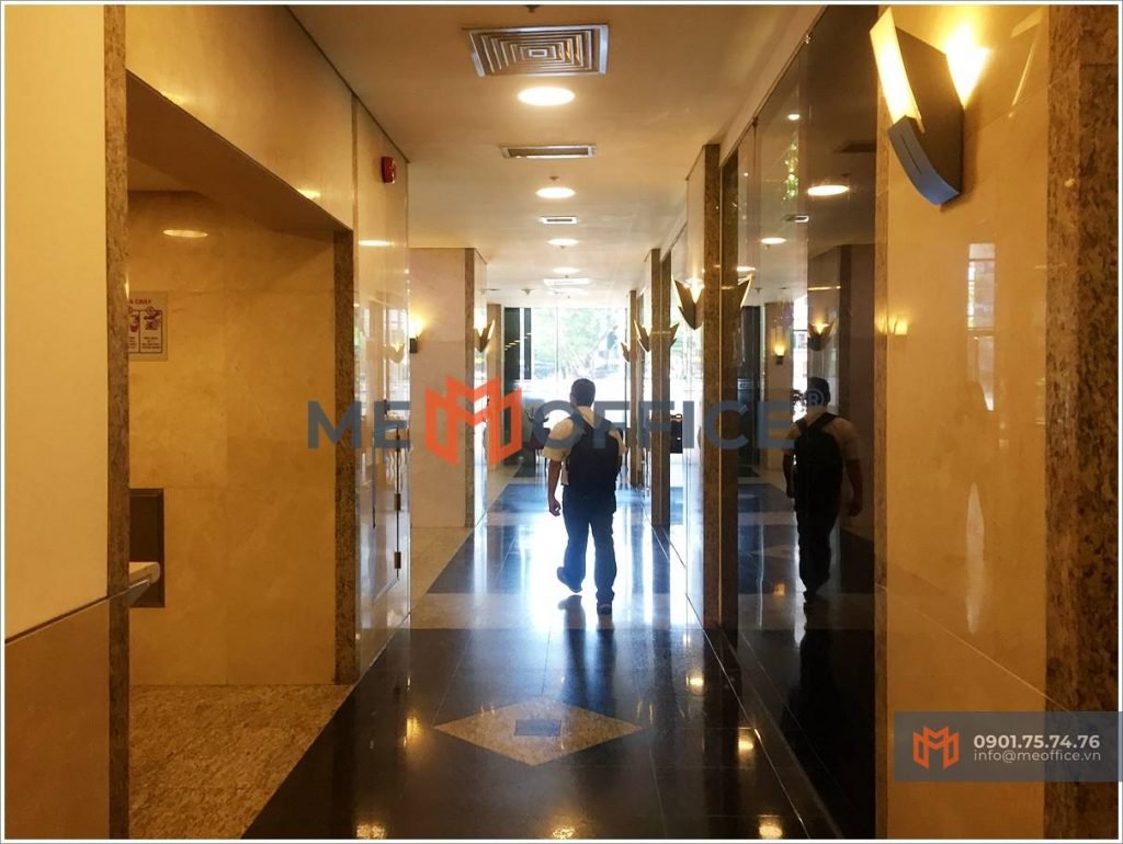 Hành lang văn phòng cho thuê Sun Wah Tower (115 Nguyễn Huệ, Phường Bến Nghé, Quận 1) - Hotline 0901.75.74.76