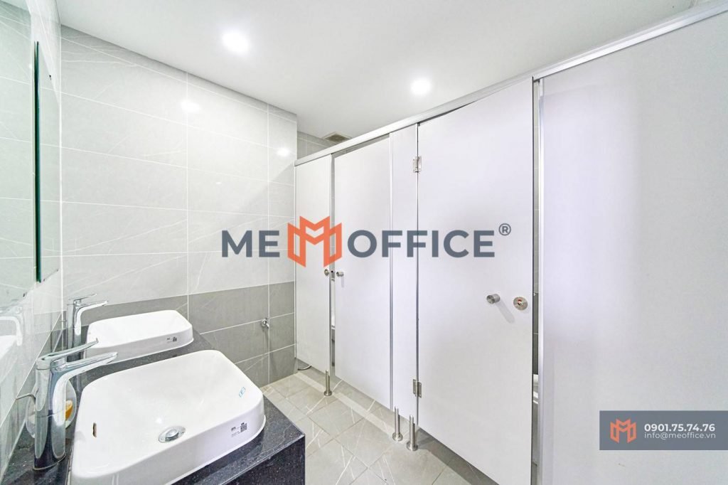 Nhà vệ sinh văn phòng cho thuê Khải Hoàn Building (121 Quốc Hương, Phường An Khánh, TP.HCM) - Hotline 0901.75.74.76