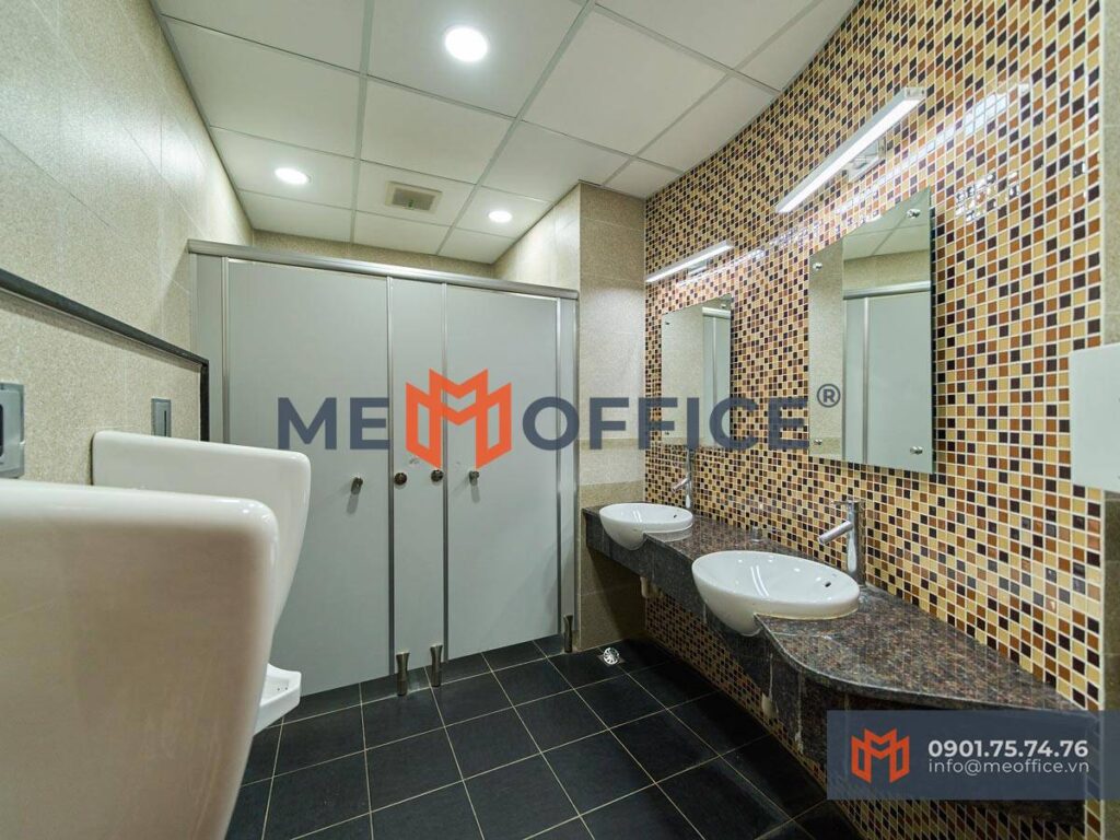Nhà vệ sinh văn phòng cho thuê Saigon Coop Tower - 131 Điện Biên Phủ, Phường Gia Định, TP.HCM (P15, BTh) - Hotline 0901.75.74.76